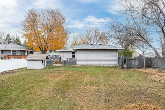 301 W 2nd St in Waconia, MN - Building Photo - Building Photo