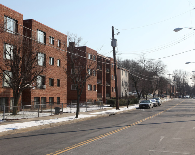 4010 Livingston Rd SE in Washington, DC - Building Photo - Building Photo