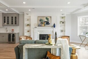 71 Babcock St, Unit 10 in Brookline, MA - Building Photo