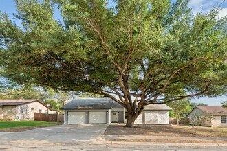 1606 Old Tract Rd in Pflugerville, TX - Building Photo - Building Photo