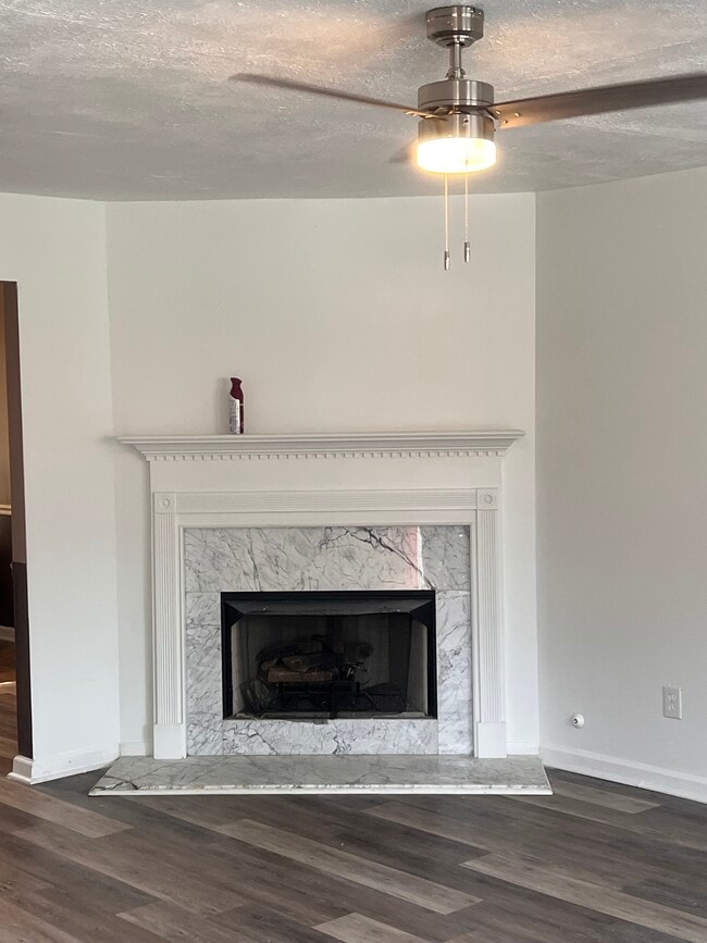 5599 Windfall Ln in Lithonia, GA - Foto de edificio - Building Photo