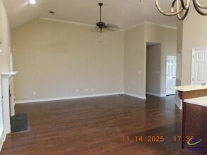 317 Flowing Meadows Dr in Kathleen, GA - Building Photo - Building Photo