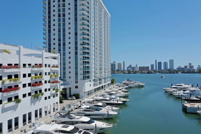 17301 Biscayne Blvd, Unit #1404 in Aventura, FL - Building Photo - Building Photo