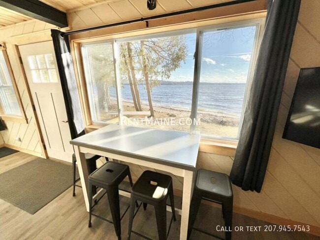 8 Sand Beach Ln in Burnham, ME - Building Photo - Building Photo