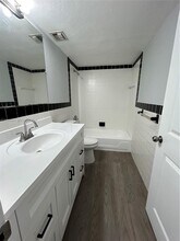 1360 Collins Ave in Miami Beach, FL - Building Photo - Building Photo