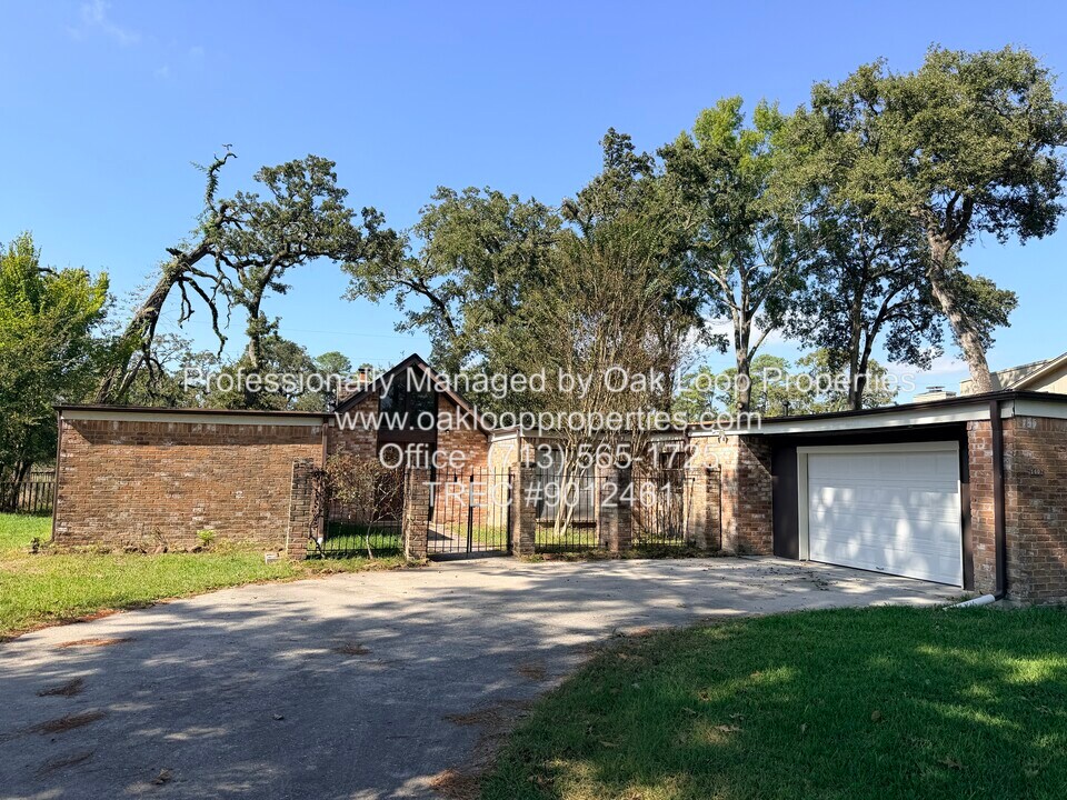 1607 Chestnut Ridge Rd in Houston, TX - Building Photo