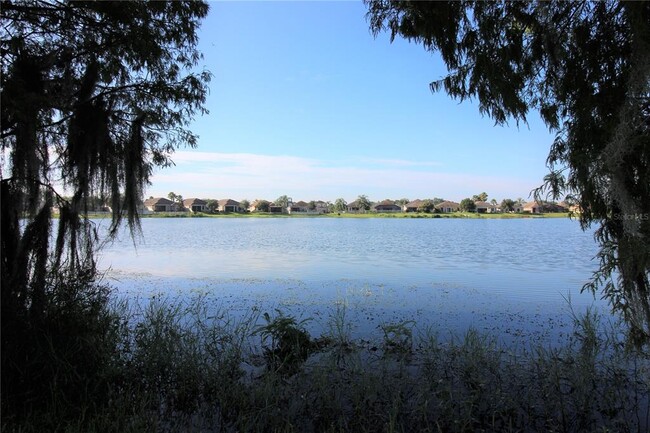 2463 Tahoe Dr in Lakeland, FL - Foto de edificio - Building Photo