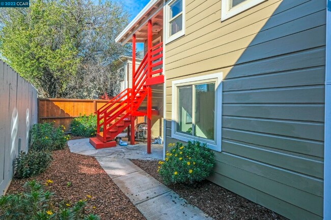 1161 34th St in Oakland, CA - Building Photo - Building Photo