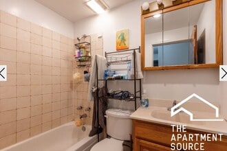 1627 N Winchester Ave, Unit G in Chicago, IL - Building Photo - Building Photo