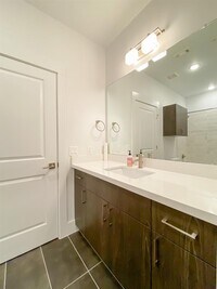 2401 Crawford St photo'