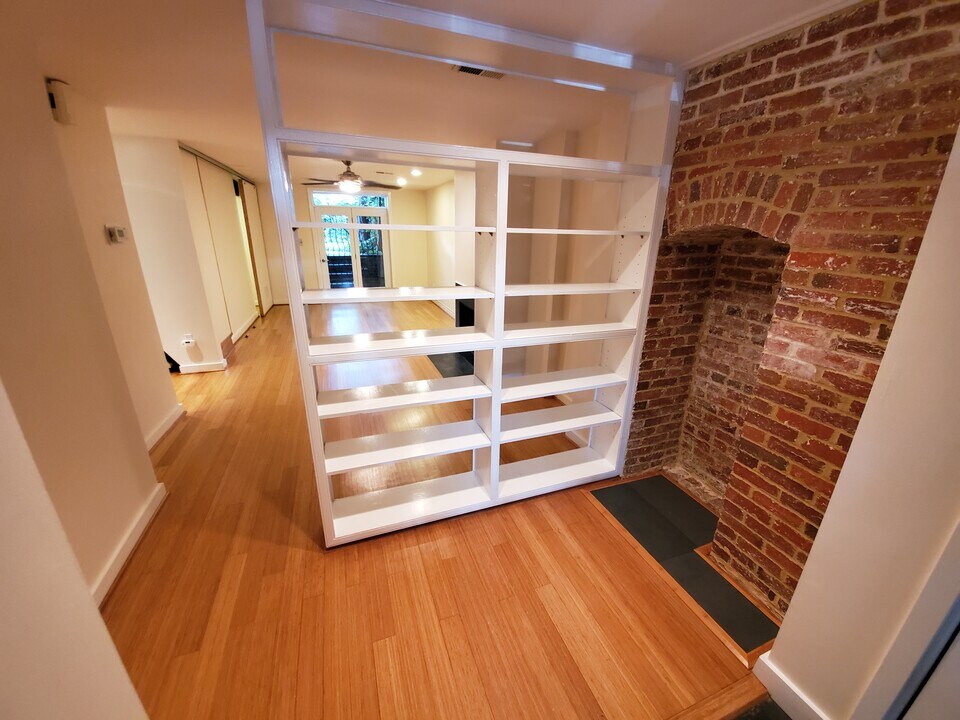 2506 Cliffbourne Pl NW, Unit APT B in Washington, DC - Building Photo