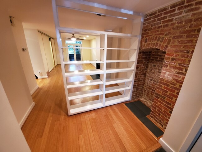 2506 Cliffbourne Pl NW, Unit APT B