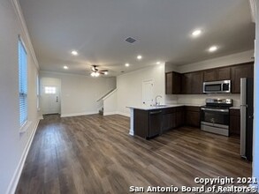 2207 Lynwood Bnd in San Antonio, TX - Building Photo - Building Photo