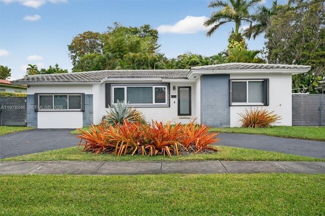 425 NE 114th St in Miami, FL - Building Photo - Building Photo