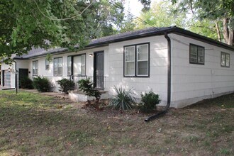 12510 East 43rd St S in Independence, MO - Building Photo - Building Photo