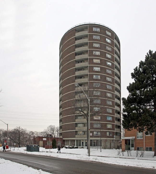 Woodland Acres South in Toronto, ON - Building Photo - Building Photo