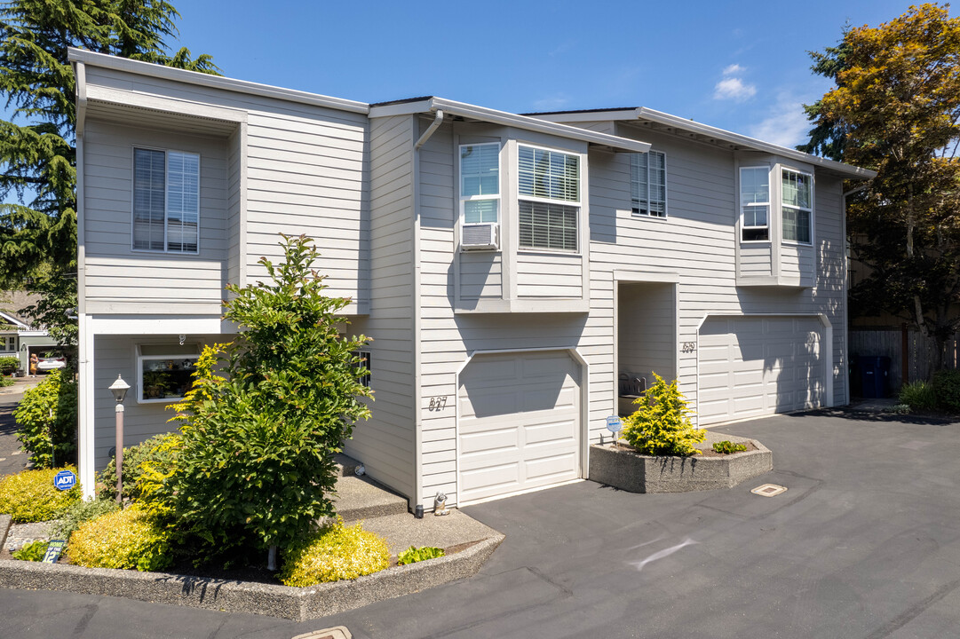 Houghton Townhomes in Kirkland, WA - Building Photo