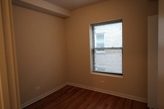 6975 N Greenview Ave, Unit 2S in Chicago, IL - Building Photo - Building Photo