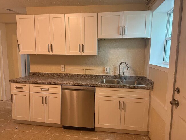 1344 24th St-Unit -Unit B in Columbus, GA - Building Photo - Building Photo