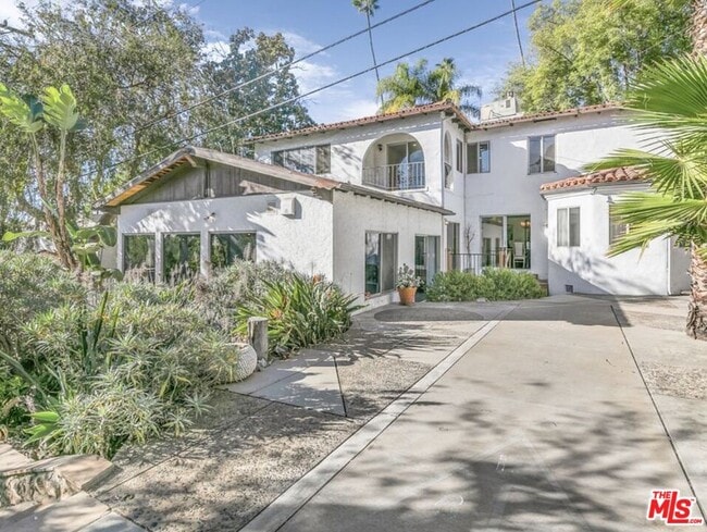 1530 Valley View Rd in Glendale, CA - Building Photo - Building Photo