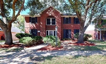 2810 White Oak Ln in Pearland, TX - Building Photo - Building Photo