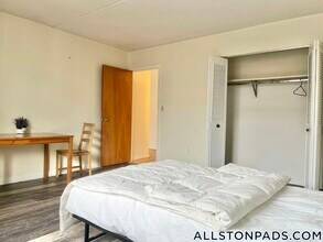 80 Gardner St, Unit 43 in Boston, MA - Building Photo - Building Photo