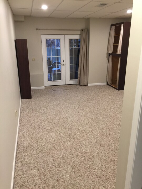 8A Hickok Ave, Unit Studio apartment in Bethel, CT - Building Photo