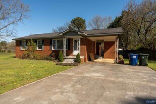 712 Marion Dr in Madison, AL - Building Photo