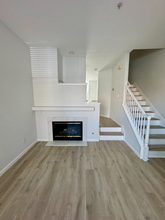 113 Sondgroth Way in Mountain View, CA - Foto de edificio - Building Photo