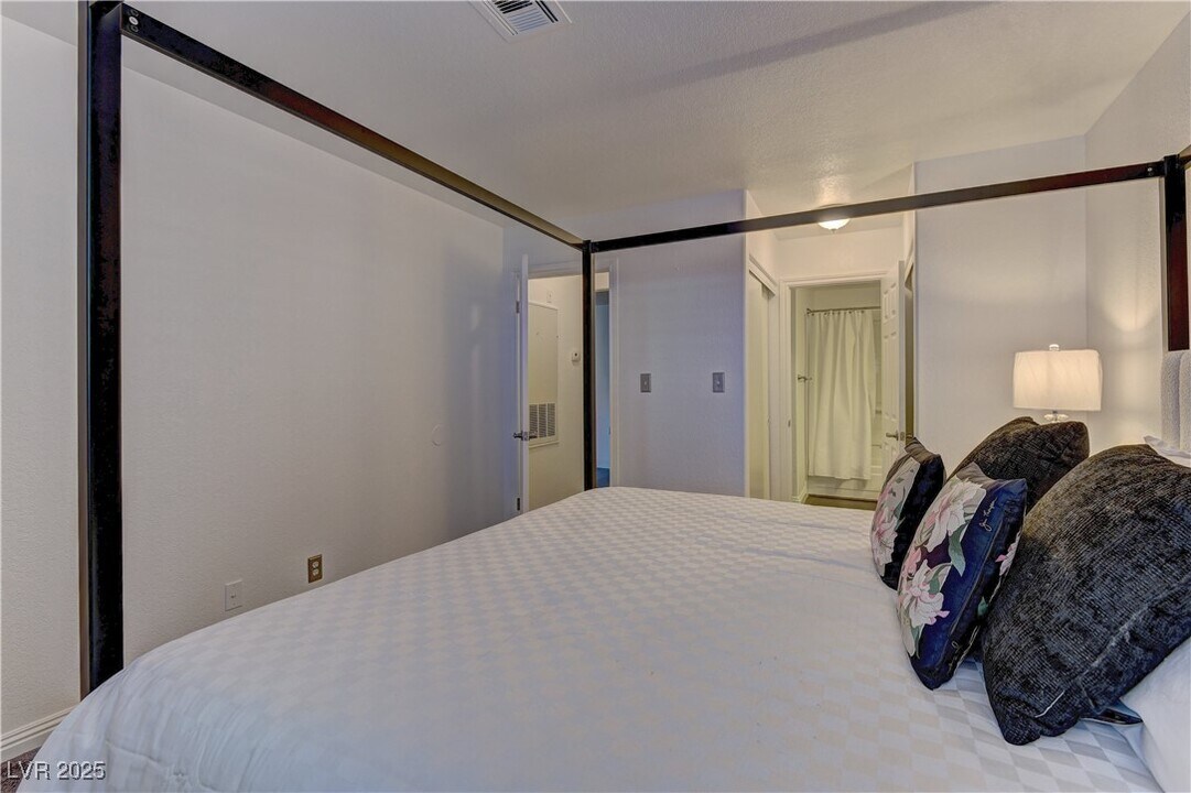 5020 S Rainbow Blvd in Las Vegas, NV - Building Photo