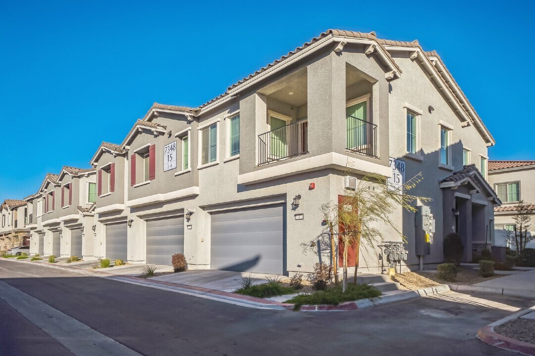 7348 N Decatur Blvd-Unit -Unit 1 in North Las Vegas, NV - Building Photo