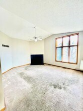 2132 Plaen View Dr in Iowa City, IA - Building Photo - Building Photo