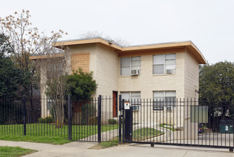 Terrell Park Place Apartments in San Antonio, TX - Foto de edificio - Building Photo