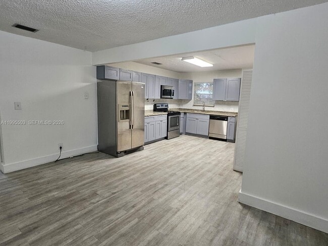 209 SW 9th St in Hallandale Beach, FL - Building Photo - Building Photo