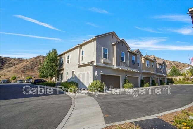 26429 Whisper Mill Cir in Santa Clarita, CA - Building Photo - Building Photo