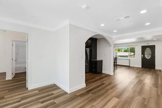 420 N Batavia St in Orange, CA - Building Photo - Building Photo