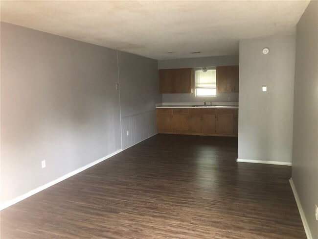 302 E Benton St in Siloam Springs, AR - Building Photo - Building Photo