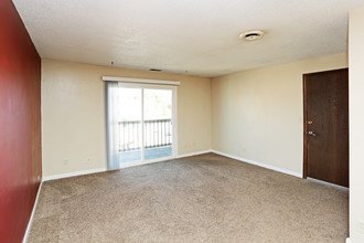 Taylor&#39;s Place Apartments (TAY4312) in Sioux Falls, SD - Building Photo - Interior Photo