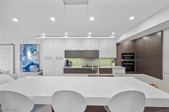 4051 Gulf Shore Blvd N in Naples, FL - Building Photo - Building Photo