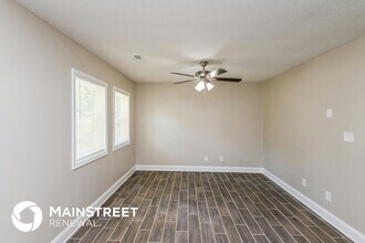 4700 Lawrence Orr Rd in Charlotte, NC - Foto de edificio - Building Photo