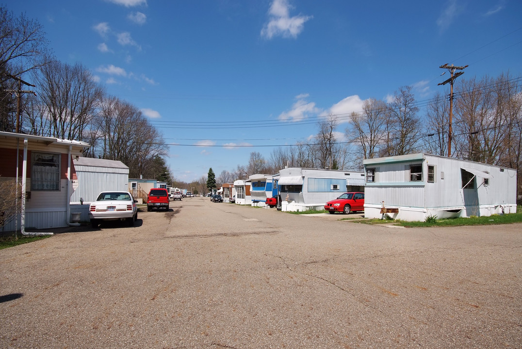 2606 Lincoln Way NW in Massillon, OH - Building Photo