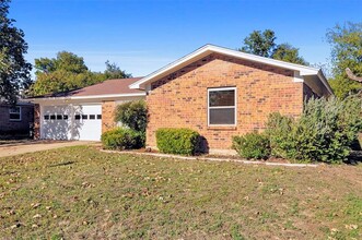 409 Pecan Dr in Aledo, TX - Building Photo - Building Photo