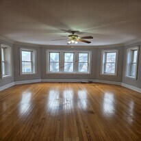 6433 N Hamilton Ave, Unit 3 in Chicago, IL - Building Photo