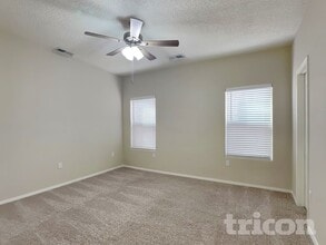 981 Firewheel Ave SW in Los Lunas, NM - Building Photo - Building Photo