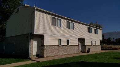 Rim Rock Townhomes in Layton, UT - Building Photo - Building Photo