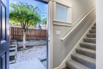 2127 N 113th St in Seattle, WA - Building Photo - Building Photo