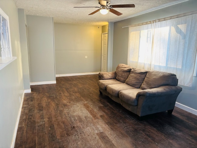 110 Hall Ct in Greenwood, IN - Building Photo - Building Photo