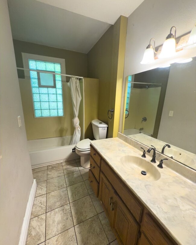3322 Clinton Ave in Minneapolis, MN - Building Photo - Building Photo