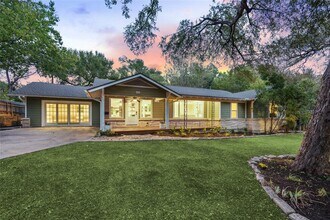1804 E 39th St in Austin, TX - Building Photo - Building Photo