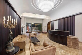 245 E 44th St in New York, NY - Foto de edificio - Building Photo